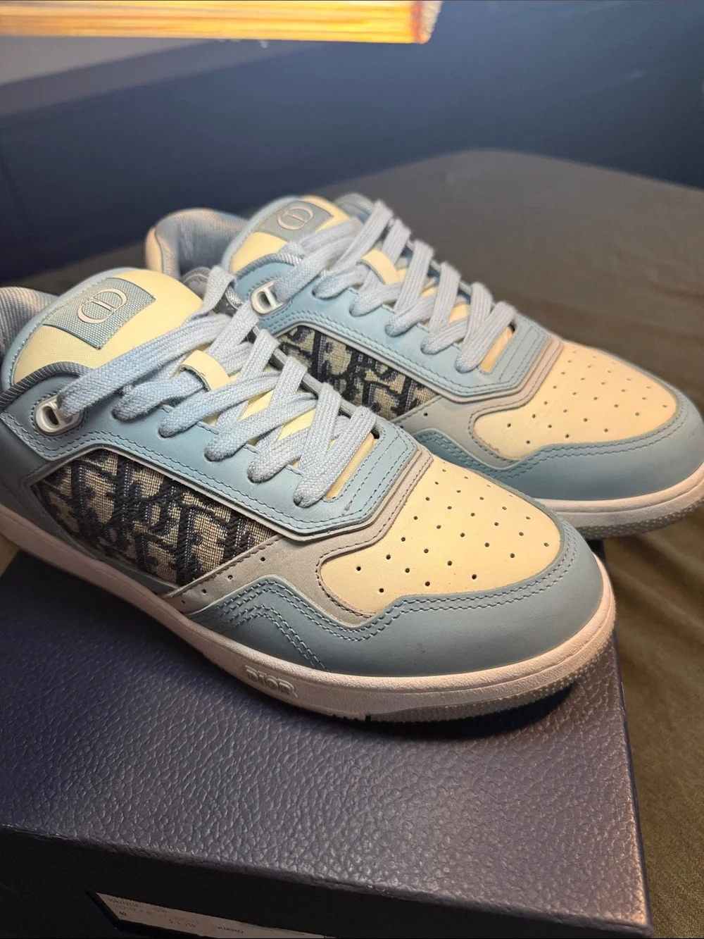 B27 UPTOWN LOW TOP DIOR Sneakers with Monogram Panels